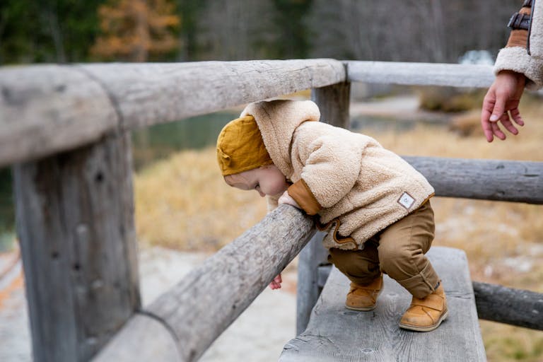 les chutes chez les bébés et jeunes enfants
